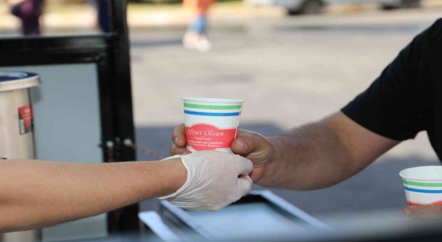 İzmitte vatandaşlara çorba ikramı