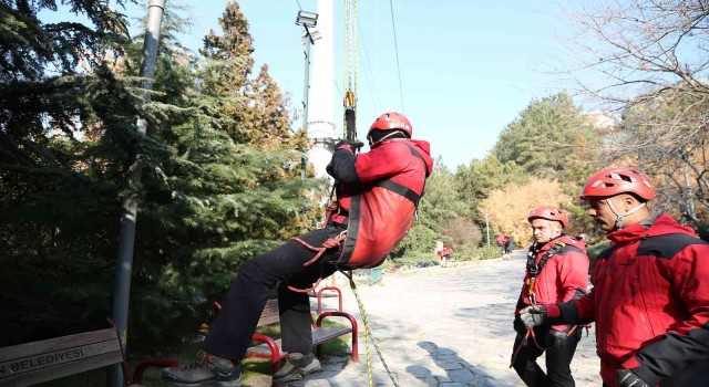 Jandarma Arama Kurtarma Timlerinden teleferikte kurtarma tatbikatı