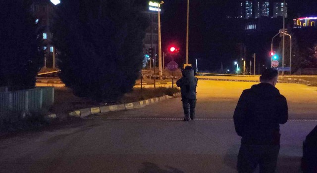 Jandarma binası yakınındaki şüpheli çanta polisi harekete geçirdi