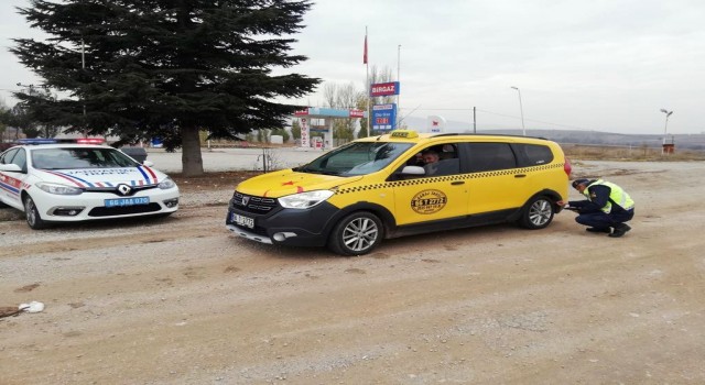 Jandarmadan kış lastiği denetimi