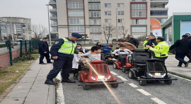 Jandarmadan Malatyada uygulamalı trafik eğitimi