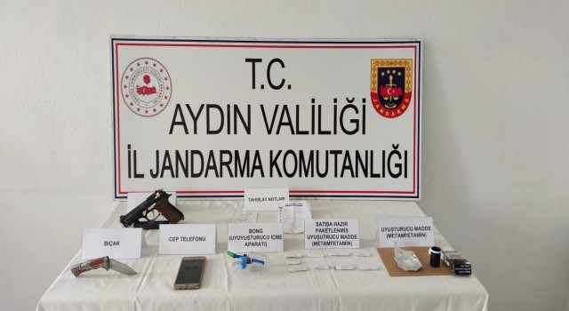 Jandarmadan uyuşturucuya geçit yok: 5 gözaltı