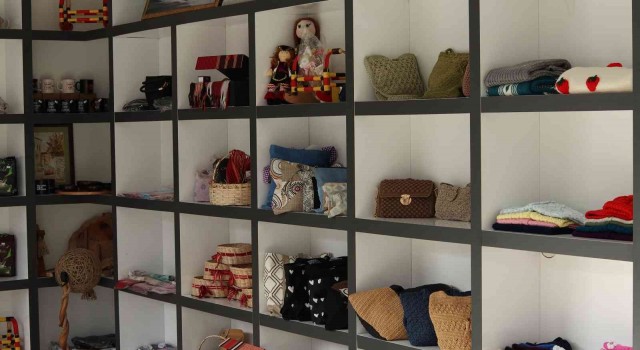 Kadınların el emeği ürünleri kooperatifte satışa sunuluyor