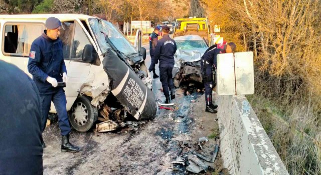 Kafa kafaya çarpıştılar: 9 yaralı