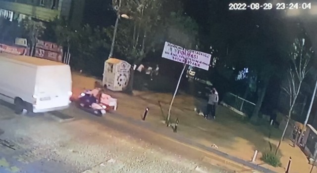 Kağıthanede alkollü grubun silahlı kavgası kamerada