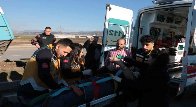 Kahramanmaraşta halk otobüsü devrildi: 10un üzerinde yaralı var