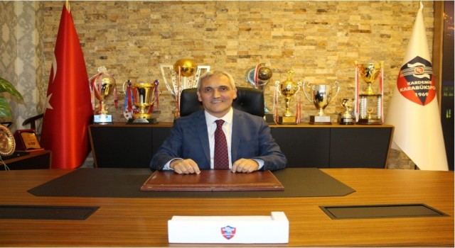 Karabükspor başkanı giderken kupaları da yanında götürdü