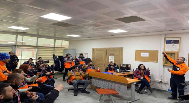 Karsta AFAD gönüllü eğitimleri sürüyor