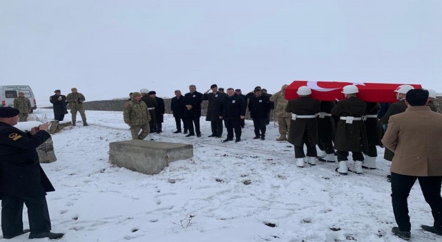 Karsta hayatını kaybeden Kore gazisi toprağa verildi