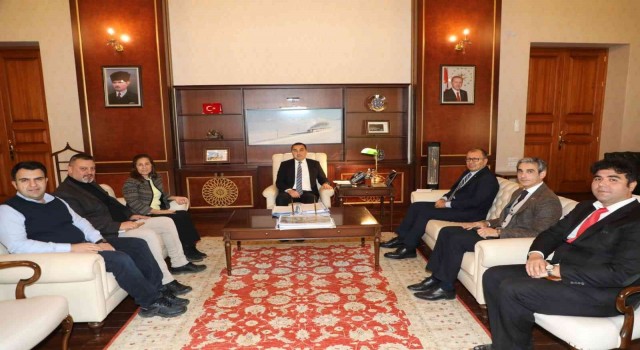 Karsta ‘kaz masaya yatırıldı