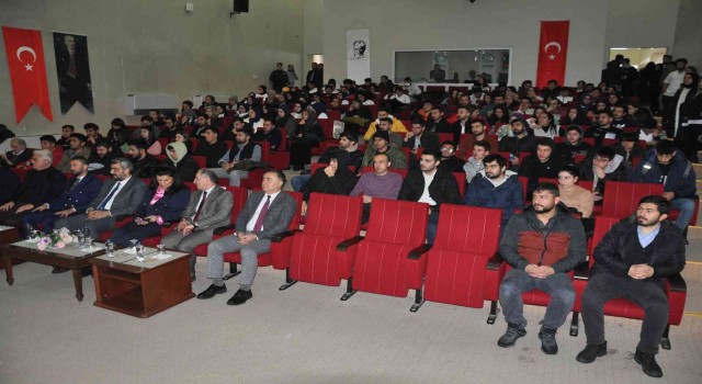 Karsta “Türkiye Yüzyılı” konferansı düzenlendi