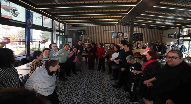 Kartalda Engelsiz Üretim Atölyesi öğrencileri yeni yılı kutladı