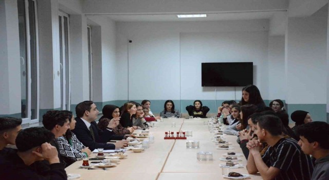Kaymakam Başar, “Amacımız öğrencilerimizin daha iyi bir gelecek sahibi olmalarıdır”