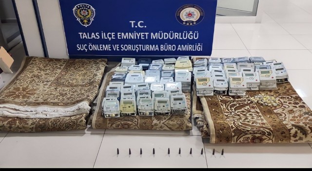 Kayseri polisi hırsızlık çetesini çökertti: 600 bin TLlik İran halısı ele geçirildi