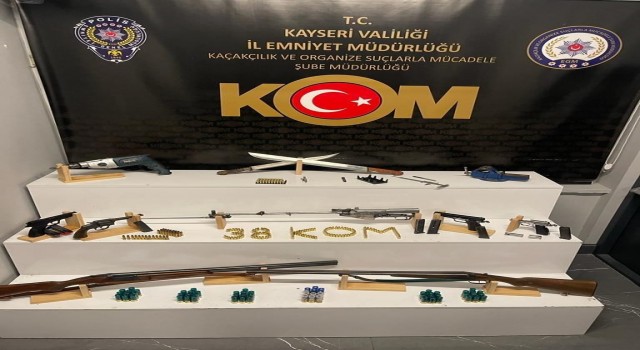 Kayseride ruhsatsız silah operasyonu: 3 gözaltı