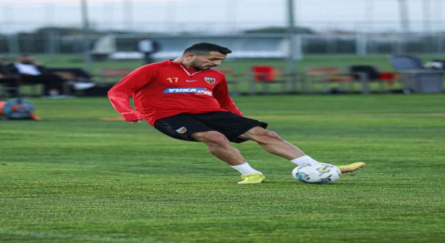 Kayserisporda Onur Bulut ve Emrah Başsanın sözleşmeleri uzatılıyor
