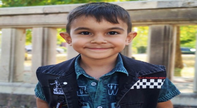 Kazada yaralanan 8 yaşındaki çocuk, 10 günlük yaşam savaşını kaybetti