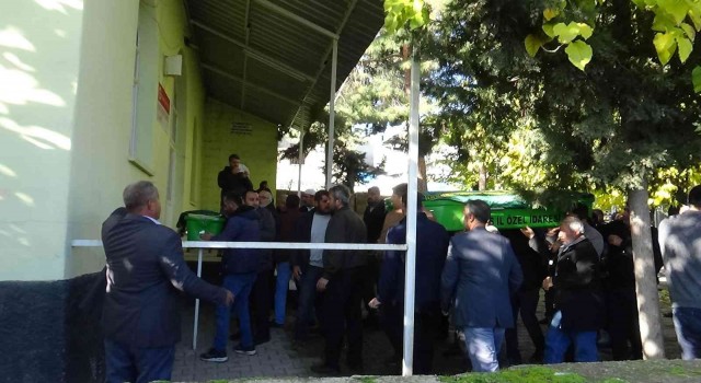 Kiliste toprak kaymasında ölen 2 işçi son yolculuğuna uğurlandı