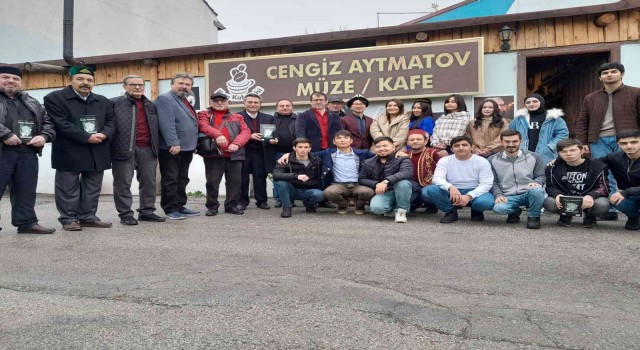 Kırgız yazar Cengiz Aytmatov 84üncü doğum gününde anıldı