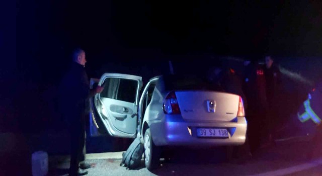 Kırklarelinde otomobil şarampole devrildi: 4 yaralı