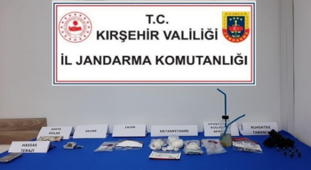 Kırşehirde uyuşturucu operasyonu: 5 gözaltı