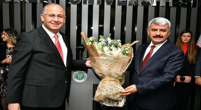 Kocaeli Üniversitesinde devir teslim töreni