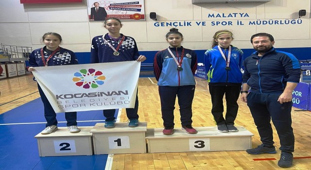Kocasinan masa tenisi takımları zirvede