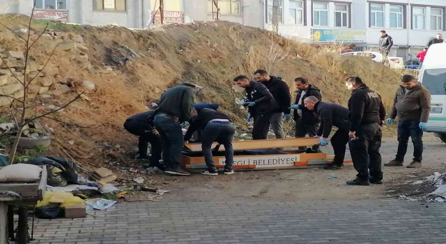 Konyada 1 kişi yol kenarında ölü olarak bulundu