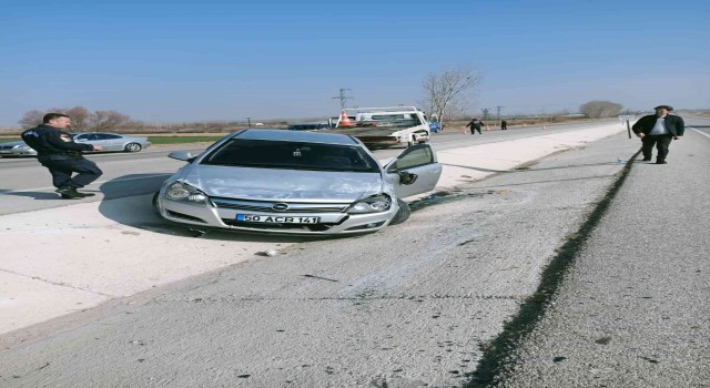Konyada kontrolden çıkan otomobil takla attı: 6 yaralı