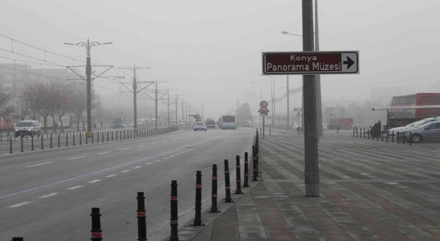 Konyada sis etkili oldu, uçak seferleri iptal edildi