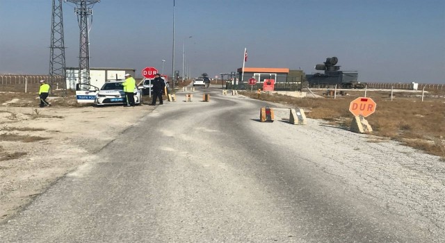 Konyada Türk Yıldızlarına ait uçak düştü, pilot atlayarak kurtuldu
