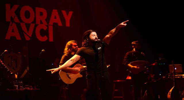 Koray Avcı Bursalıları coşturdu