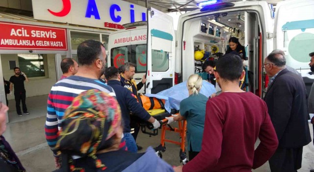 Kozanda çift römorklu traktör devrildi: 1 ölü, 46 yaralı