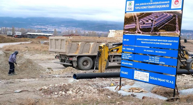 Küçük Sanayi Sitesinde kanalizasyon hattı döşeme çalışmaları başladı