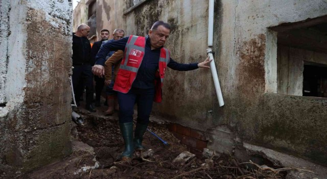 Kumluca ve Finikede esnaftan 1 ay su ücreti alınmayacak
