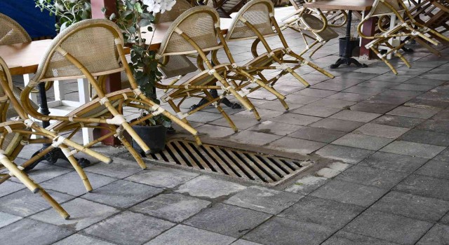Kuşadasında alta yapı çalışmaları devam ediyor