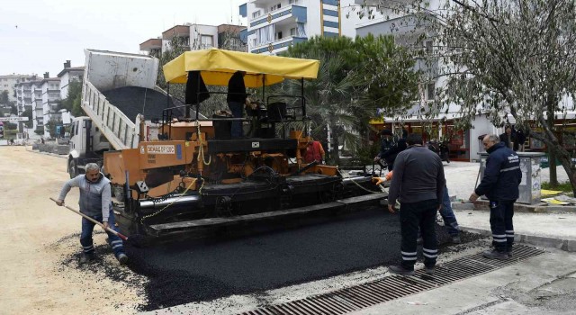 Kuşadasının güzel yarınları için alt ve üst yapıyı yenileme çalışmaları sürüyor