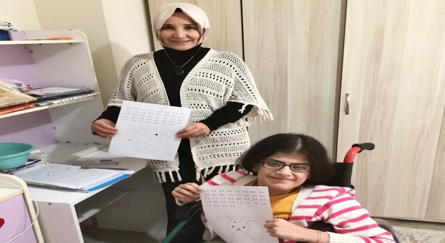 Kütahya Borsa İstanbul Anadolu Lisesi öğrencileri kodlama ile resimler yaptı