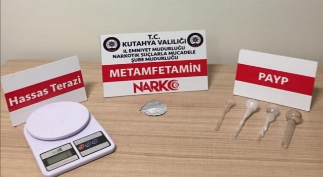 Kütahyada 2 uyuşturucu taciri tutuklandı