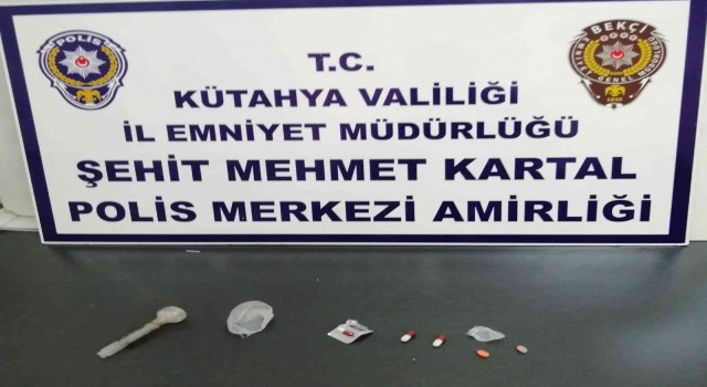 Kütahyada bekçiler 2 kişinin üzerinde uyuşturucu ele geçirdi