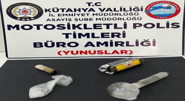 Kütahyada Yunus Timleri bir araçta uyuşturucu ele geçirdi