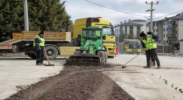 Kütahyanın Hacıazizler Mahallesine asfalt