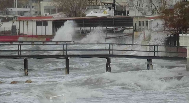 Kuzey Egede fırtına hayatı olumsuz etkiliyor