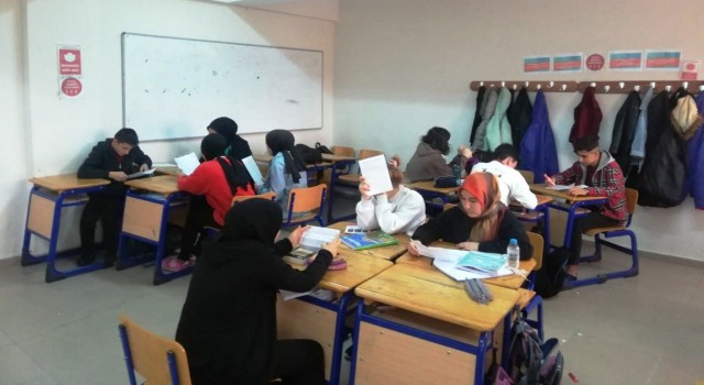 Lisede, “Büyüyorum Gelişiyorum, Kendimi Tanıyorum” projesi