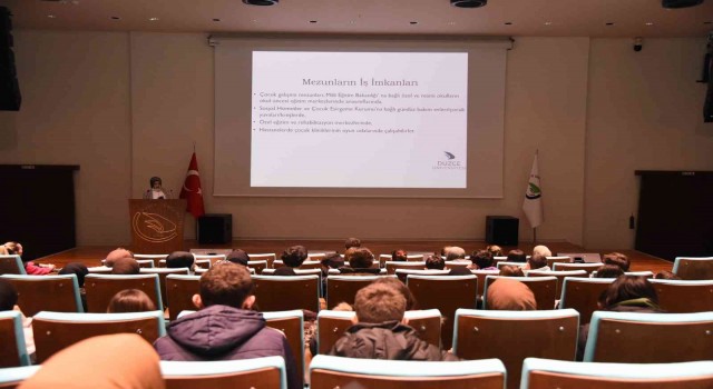 Liseli gençler üniversitede