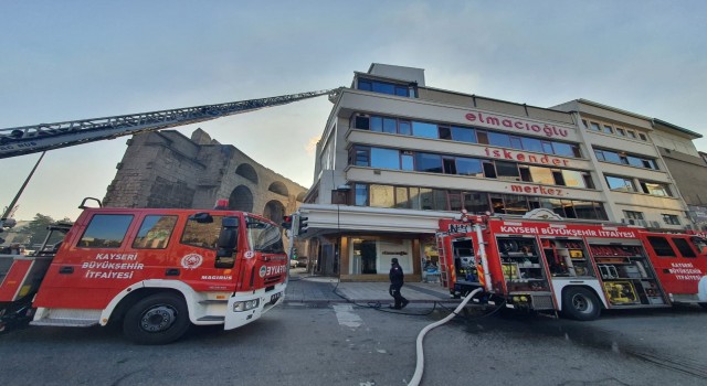 Lokantada yangın çıktı, ekipler seferber oldu