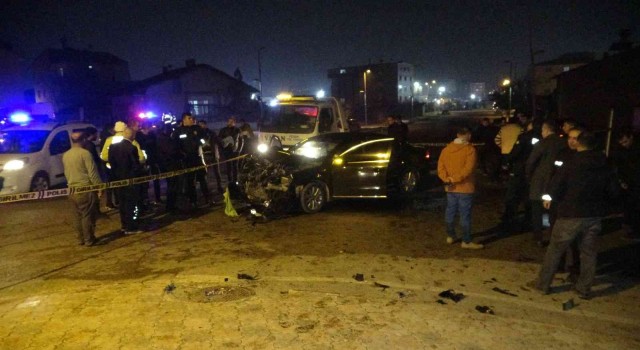 Malatyada işçi servisi ile otomobil çarpıştı: 12 yaralı