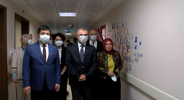 Maltepe Kaymakamı Tiryaki: Hastanede tedavi gören çocuklarımızın eğitimleri de burada devam ediyor