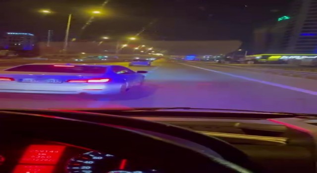 Maltepede hasta almaya giden ambulansın önünü keserek yol vermeyen sürücü kamerada