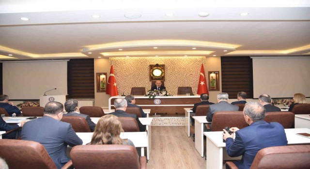 Manisada kamu hizmetlerindeki son durum ele alındı